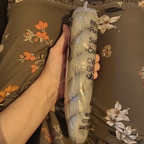 Amazon Table Runner, Sage Green, NIP, 1 Runner - Picture 6 of 8